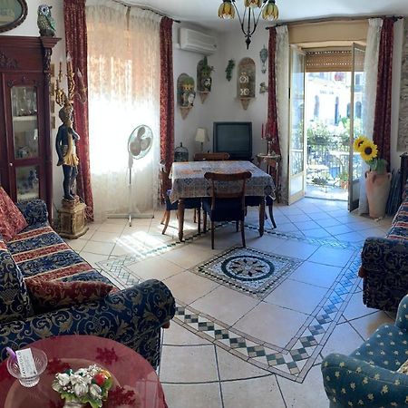 Апартаменты Casa Antica Savoia Таормина Экстерьер фото