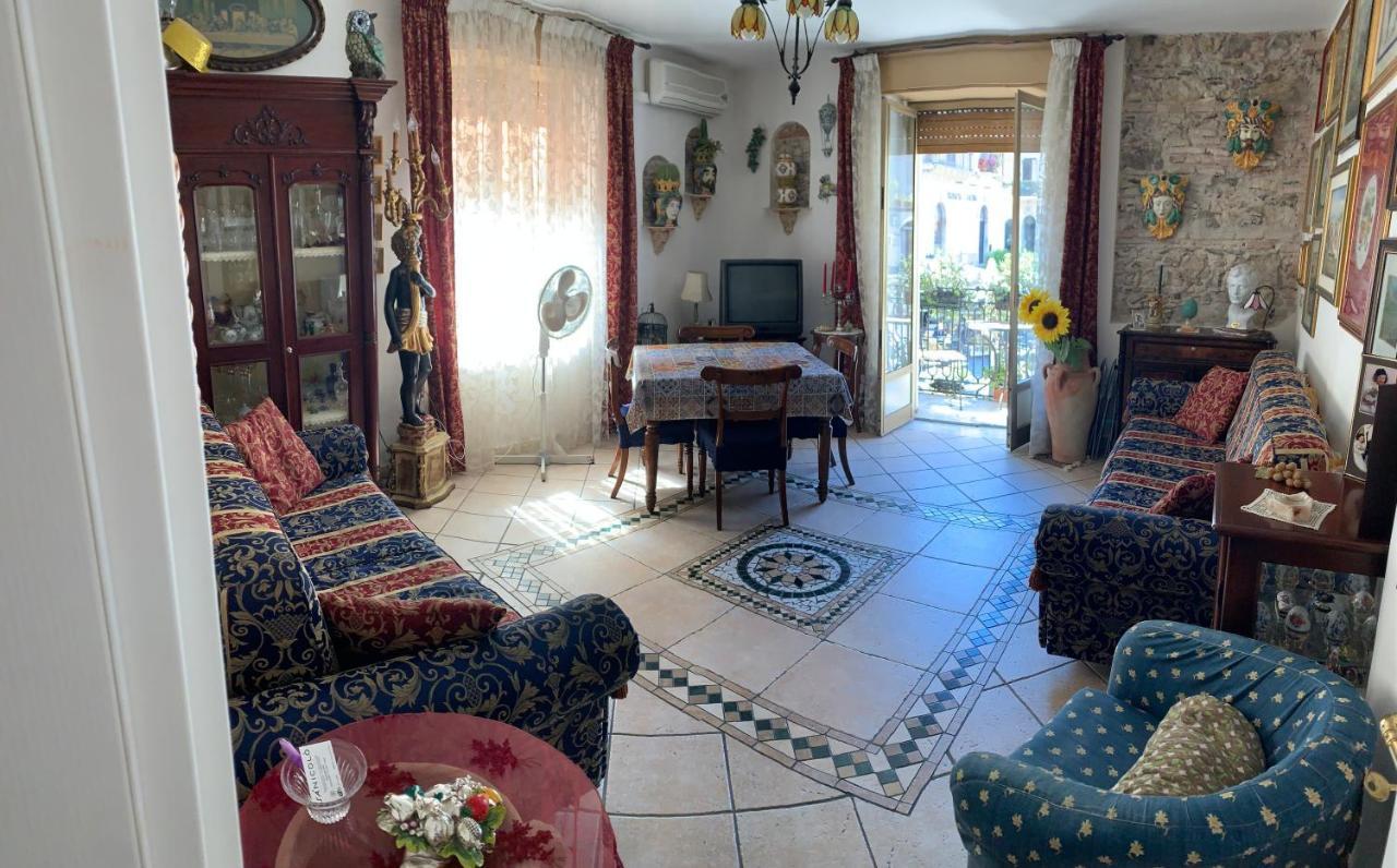 Апартаменты Casa Antica Savoia Таормина Экстерьер фото